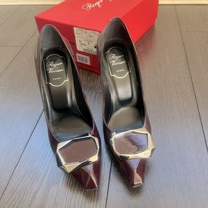 Roger Vivier Burgundy pumps